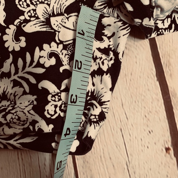 Gap Girlfriend Shorts Khakis SOFT Size 8 - Picture 9 of 11